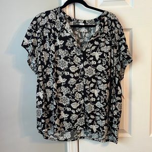 NEVER WORN flower button up blouse
